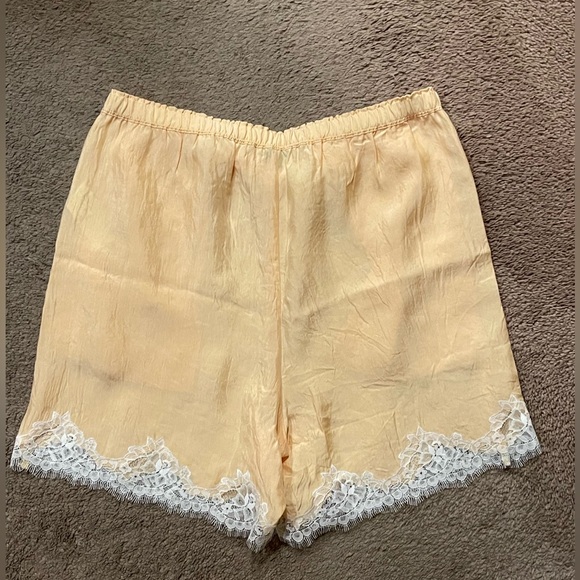 J Crew 5” Stratus Lace-Trim Short In Textured Satin - Banana Cream - Picture 6 of 9